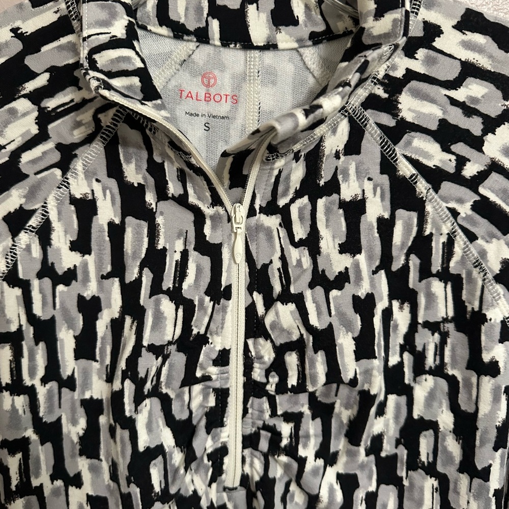 Talbots 1/2 zip pullover - Picture 3 of 4